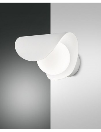 FABAS LUCE: Adria applique LED moderna sferica con lastra curva in metallo bianco in offerta