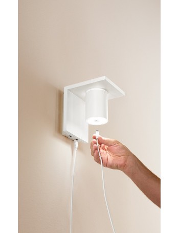 Magnet accessorio applique bianco 3 prese usb smarphone
