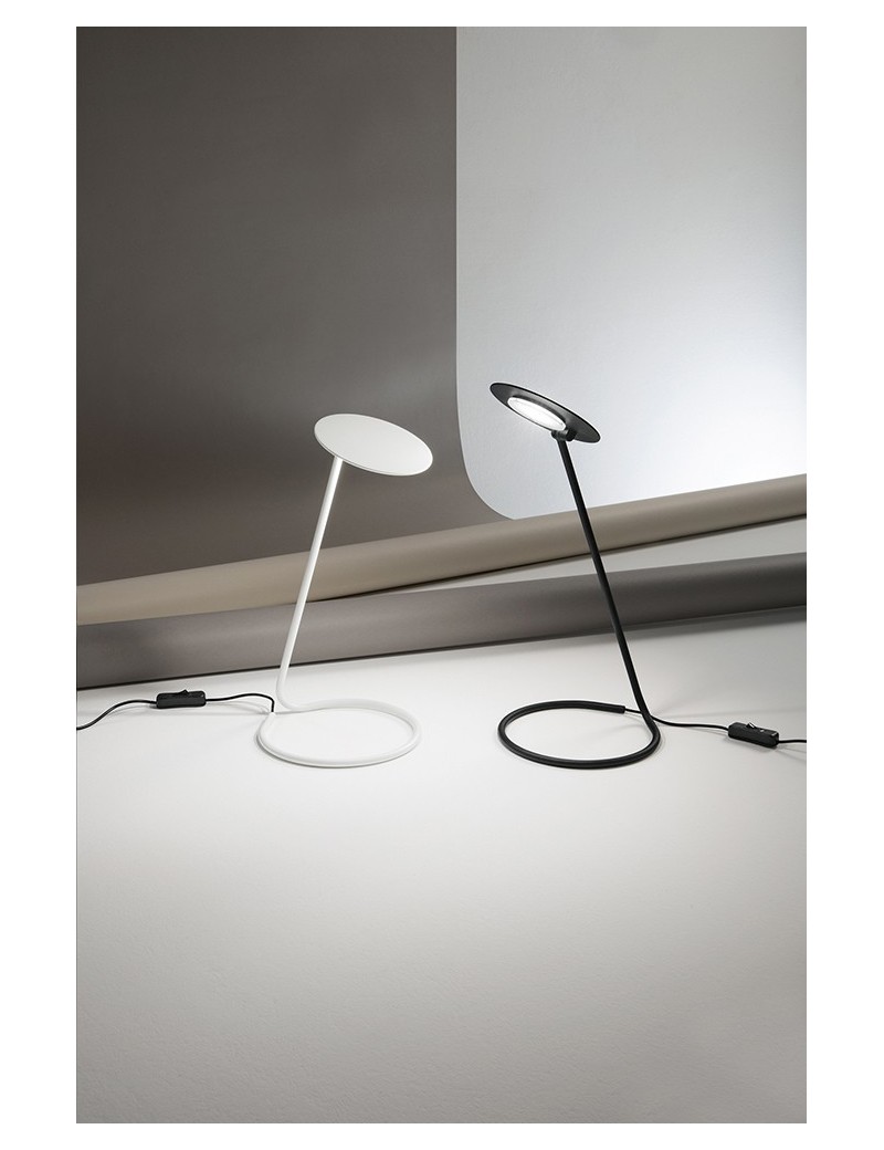 Perenz Kobra lampada da tavolo minimal 5w LED bianca inclinabile luce calda