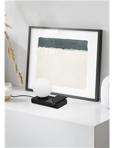 Chloe lampada da tavolo nera con sfera vetro bianco con base x ricarica induttiva cellulare con interruttore touch h. 15cm
