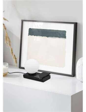 Chloe lampada da tavolo nera con sfera vetro bianco con base x ricarica induttiva cellulare con interruttore touch h. 15cm