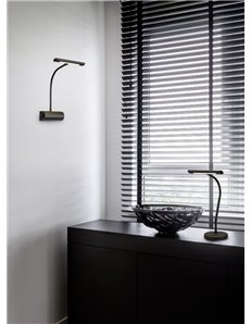 Curtis applique led nera c/flessibile cm18xh35